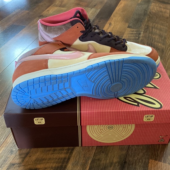 Nike Dunks - Picture 9 of 9